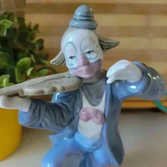 Vintage 1992 PAUL SEBASTIAN Clown Playing Violin Tall 8" Fine Porcelain - Picture 13 of 16